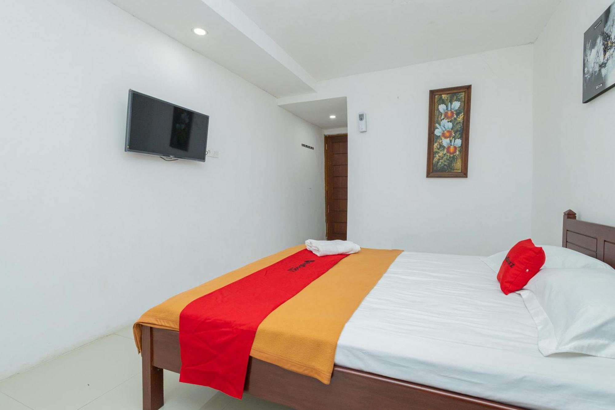 Reddoorz Syariah At Wisma Djokorio Poncokusumo Маланг Экстерьер фото