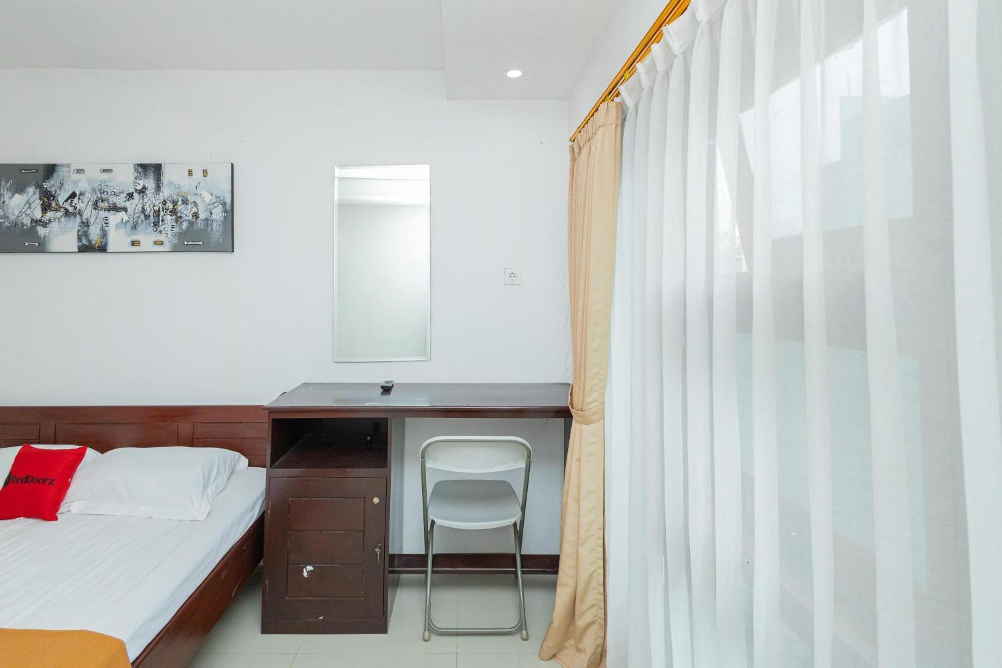 Reddoorz Syariah At Wisma Djokorio Poncokusumo Маланг Экстерьер фото