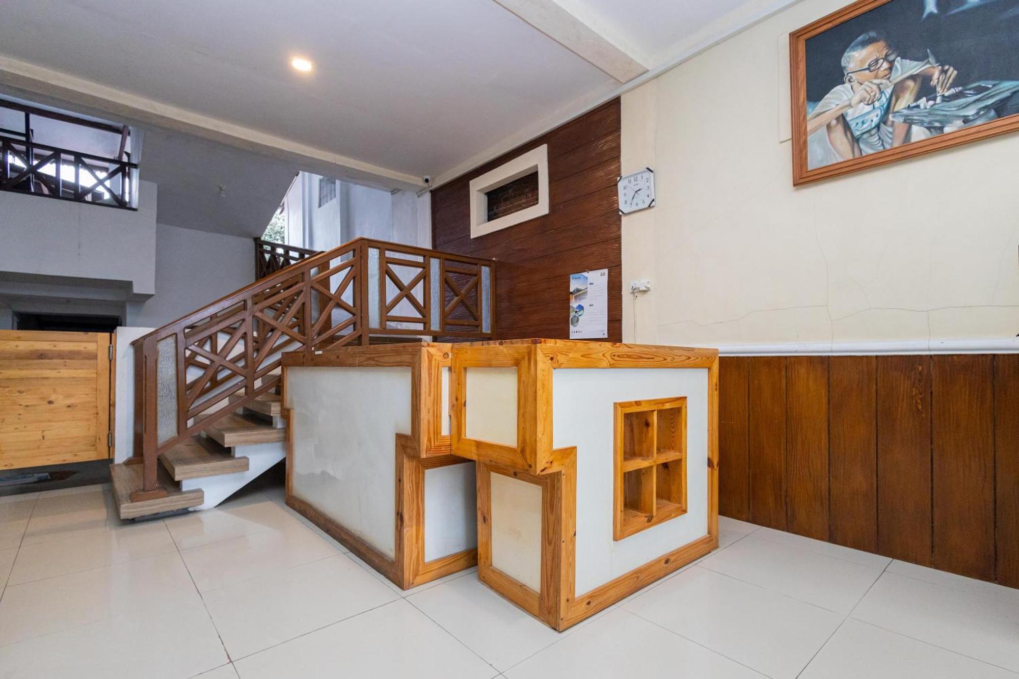 Reddoorz Syariah At Wisma Djokorio Poncokusumo Маланг Экстерьер фото